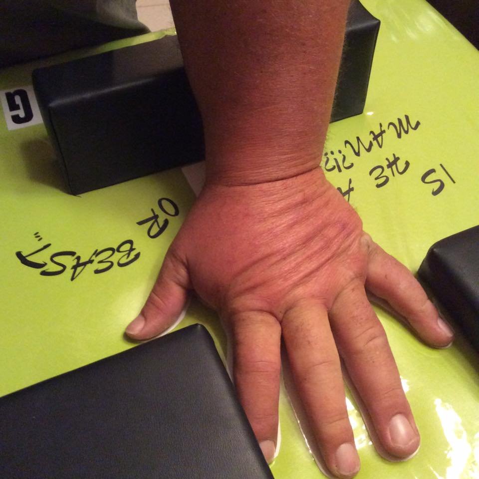 Ο σύγχρονος Ποπάυ με τα τεράστια χέρια [εικόνες] | iefimerida.gr 2