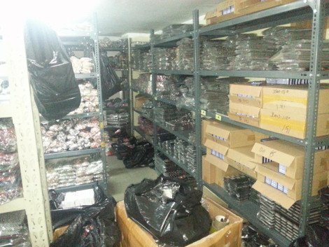 Παρεμπόριο γιγαντιαίων διαστάσεων: Εντοπίστηκε κατάστημα με περισσότερα από 65.000 προϊόντα-μαϊμού [εικόνες] | iefimerida.gr 2