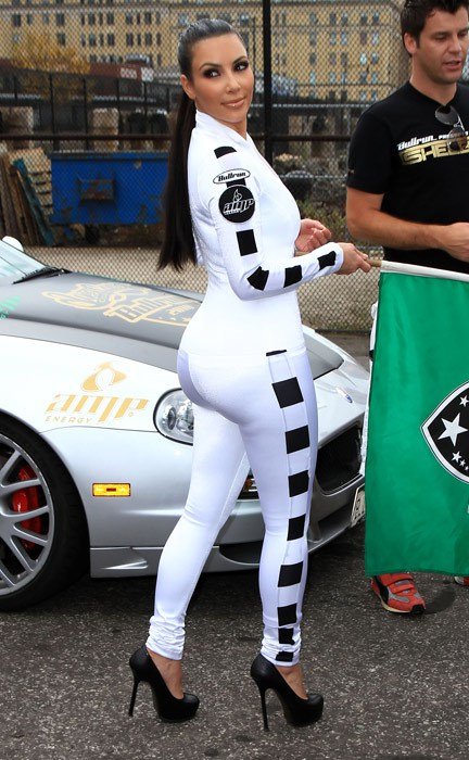 Ποια έχει καλύτερα οπίσθια; Οι Καρντάσιαν ανταγωνίζονται στα social media [εικόνες] | iefimerida.gr 1