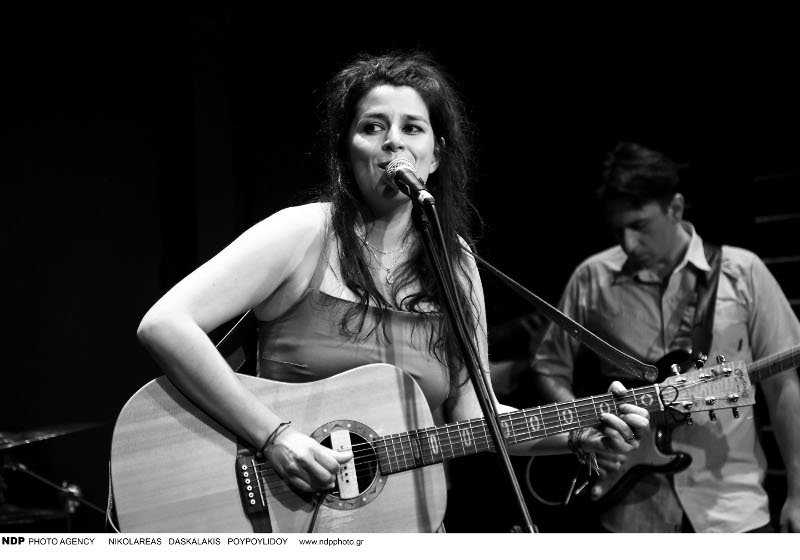 Η τραγουδίστρια κόρη της Αννας Βαγενά και του Λουκιανού Κηλαηδόνη [εικόνες] | iefimerida.gr 4