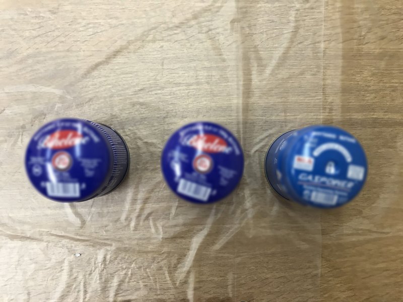 Τι βρέθηκε στα σπίτια των νεοναζιστών της Combat 18: Σβάστικες, βιβλία του Χίτλερ, εκρηκτικά [εικόνες] | iefimerida.gr 2