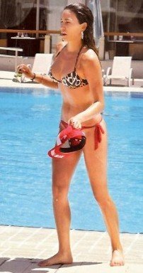 Η Στικούδη επιστρέφει στην Λευκωσιά, φορώντας μόνο ένα μπικίνι [εικόνες] | iefimerida.gr 3