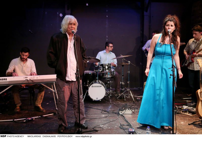 Η τραγουδίστρια κόρη της Αννας Βαγενά και του Λουκιανού Κηλαηδόνη [εικόνες] | iefimerida.gr 0