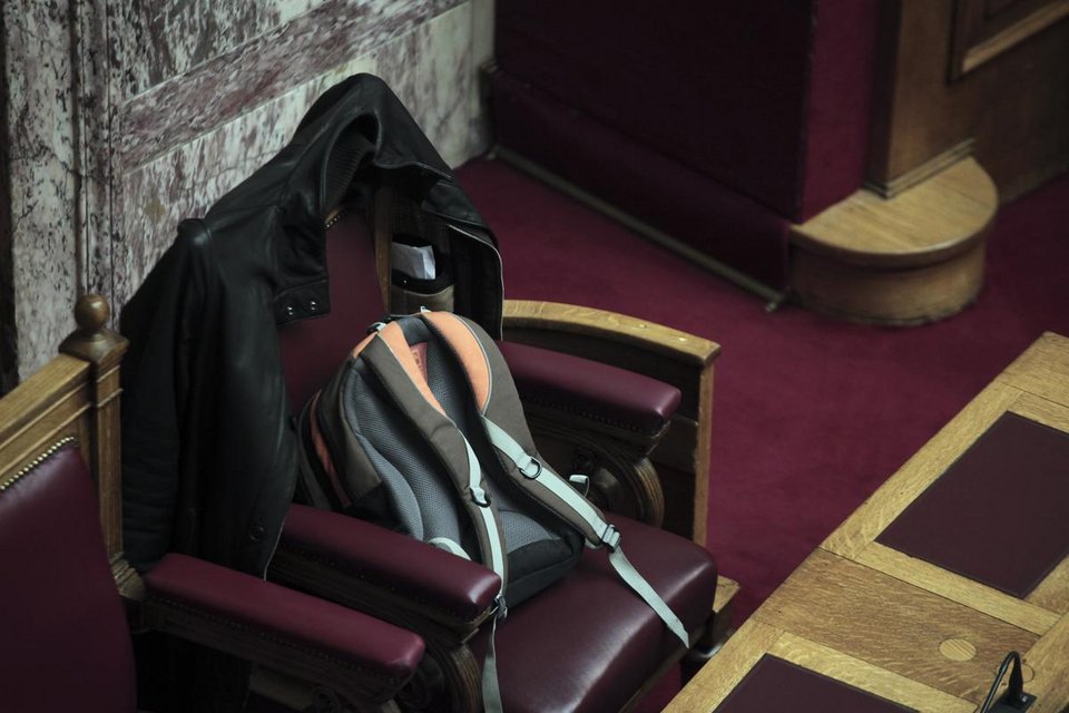 Το backstage της ψηφοφορίας: Xάδια, πειράγματα και ο Βαρουφάκης που «έφαγε» τη θέση του Δραγασάκη [εικόνες] | iefimerida.gr 14