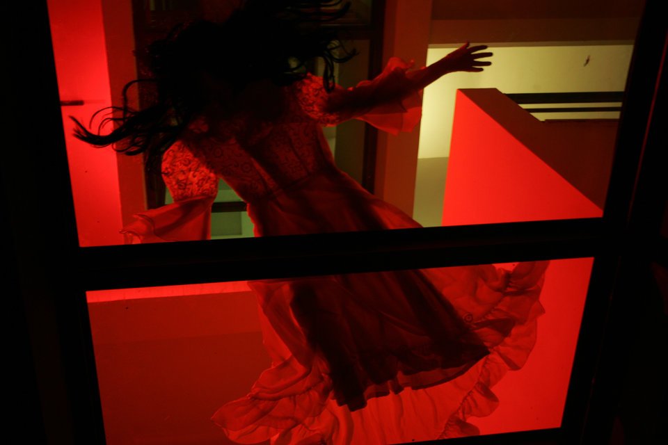 Ο θάνατος σου ταιριάζει: Ετσι γιόρτασαν όλο το βράδυ και μέχρι τα ξημερώματα νέοι Αθηναίοι το Halloween [εικόνες] | iefimerida.gr 5