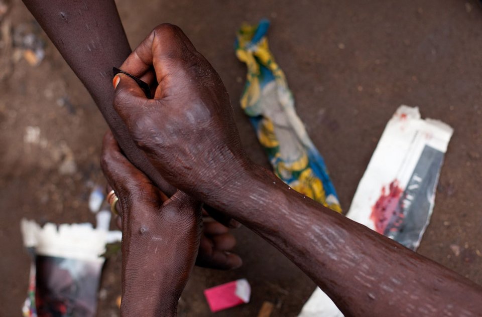 Dambe: Μια πολεμική τέχνη γεμάτη βία και ωμότητα -Σκληροτράχηλοι Νιγηριανοί μάχονται μέχρι θανάτου [εικόνες] | iefimerida.gr 2