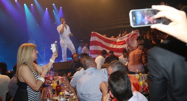 Ολυμπιακός: Το γλέντι στα μπουζούκια και η παρακάμερα του τελικού [εικόνες & βίντεο] | iefimerida.gr 0