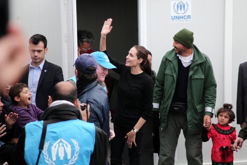 Η Αντζελίνα Τζολί θέλει να γίνει «πρέσβειρα της Ελλάδας» [εικόνες] | iefimerida.gr 0