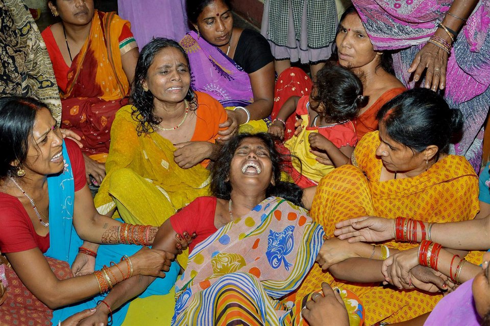 Συγκλονιστικές φωτογραφίες από νέο σεισμό στο Νεπάλ [εικόνες] | iefimerida.gr 8