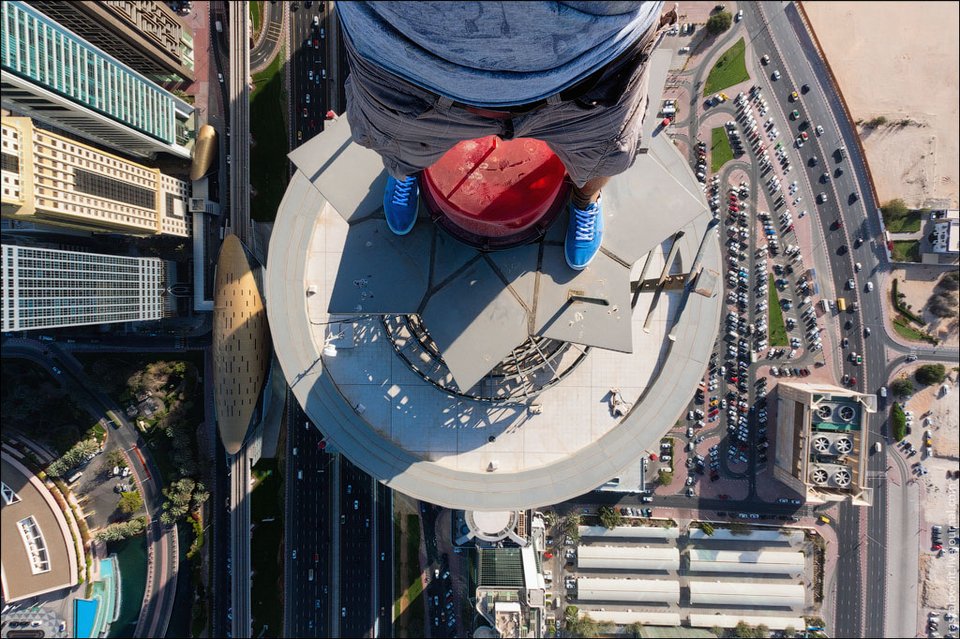 Με όριο τον ουρανό: Η ζωή δυο 20χρονων πάνω στα ψηλότερα κτίρια του κόσμου [εικόνες] | iefimerida.gr 30