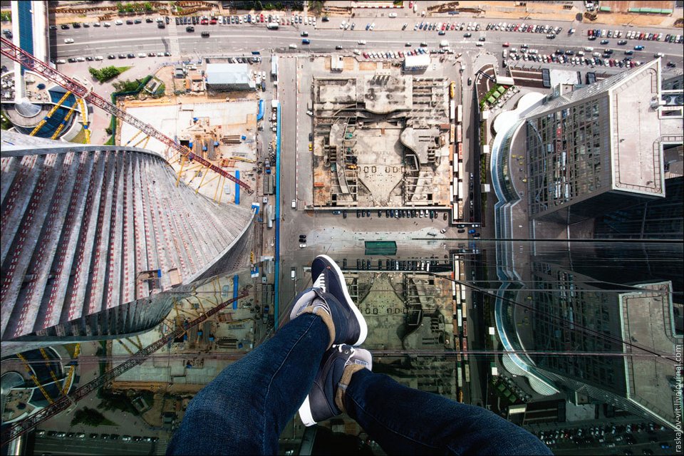 Με όριο τον ουρανό: Η ζωή δυο 20χρονων πάνω στα ψηλότερα κτίρια του κόσμου [εικόνες] | iefimerida.gr 22