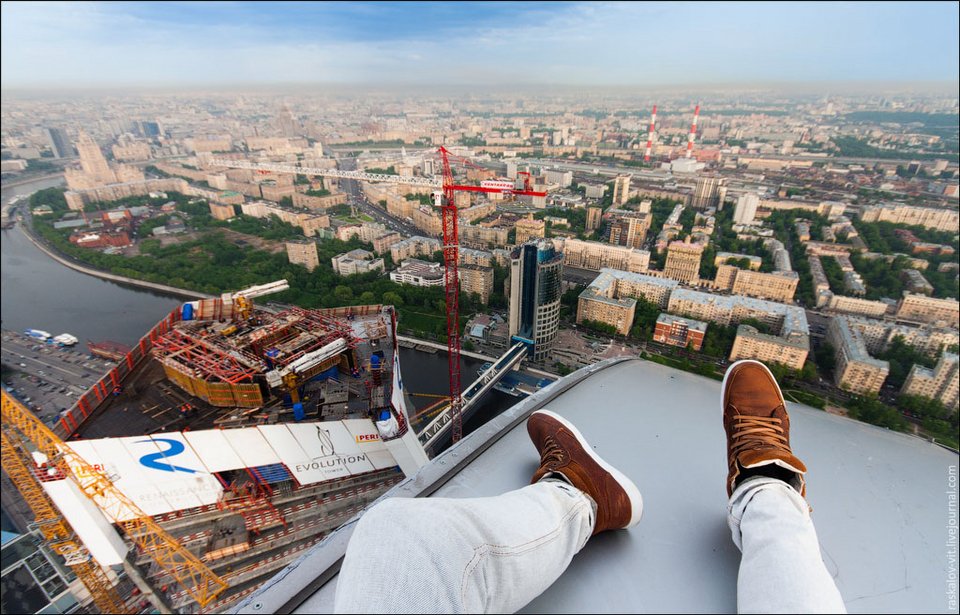 Με όριο τον ουρανό: Η ζωή δυο 20χρονων πάνω στα ψηλότερα κτίρια του κόσμου [εικόνες] | iefimerida.gr 23