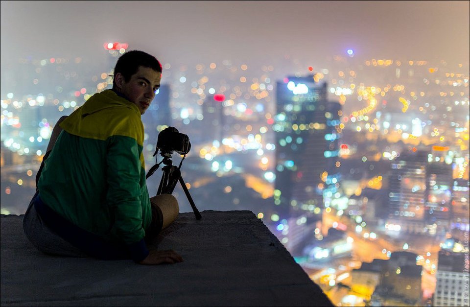 Με όριο τον ουρανό: Η ζωή δυο 20χρονων πάνω στα ψηλότερα κτίρια του κόσμου [εικόνες] | iefimerida.gr 16