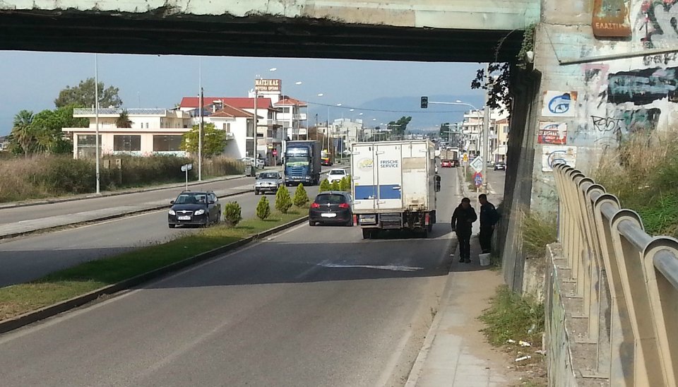 Γυναίκα έπεσε από γέφυρα στο Αγρίνιο [εικόνες] | iefimerida.gr 3