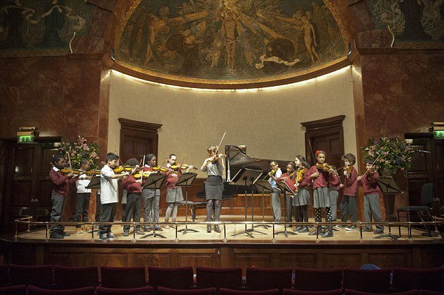 Η συγκλονιστική ιστορία της κορυφαίας πιανίστριας που κατέληξε άστεγη για έναν έρωτα και τη σκότωσε διερχόμενο φορτηγό [εικόνες] | iefimerida.gr 1