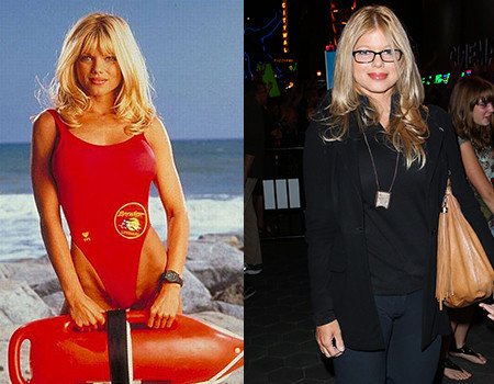 Πώς είναι σήμερα οι καλλονές του Baywatch -Ακόμα και οι θεές γερνάνε [εικόνες] | iefimerida.gr 4