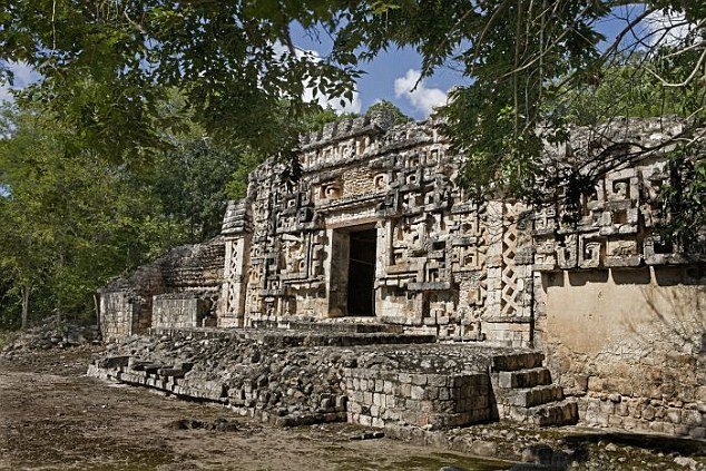 Αυτά συζητά σε μυστικό chat η ελίτ του Facebook -Τα πριβέ νησιά και τα γιοτ [εικόνες] | iefimerida.gr 2