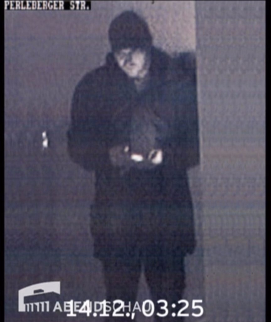 Ο Τυνήσιος τρομοκράτης του Βερολίνου σε τζαμί, ώρες μετά το μακελειό [εικόνες] | iefimerida.gr 2