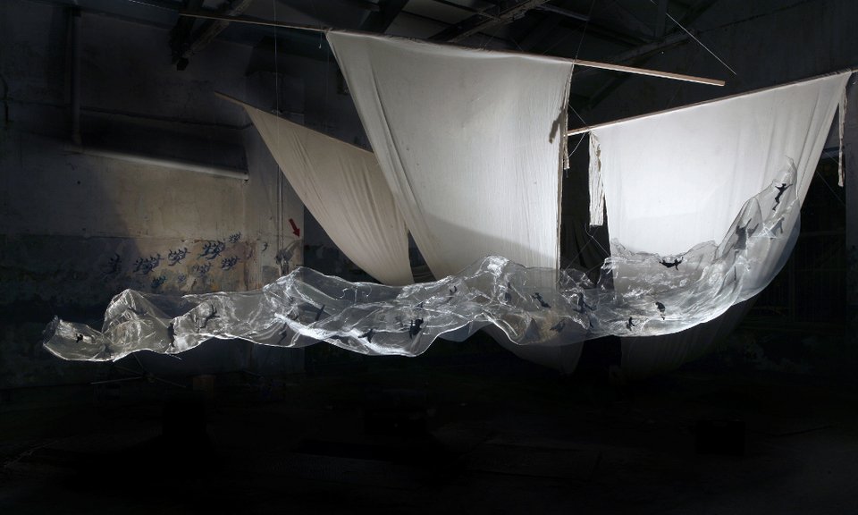 Τέχνη σε ερειπωμένο συνεργείο της Συγγρού -Ζωγραφική, γλυπτική, περφόρμανς [εικόνες]  | iefimerida.gr 2