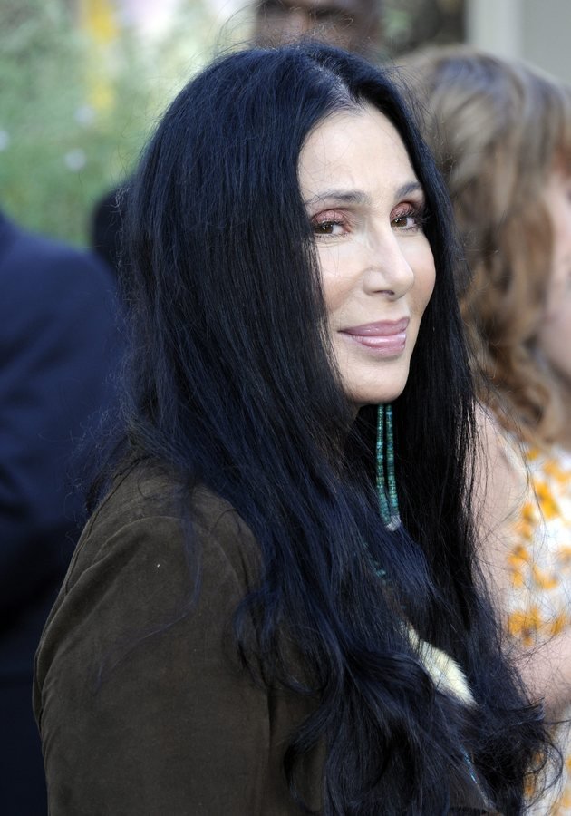 Σερ: Η αειθαλής «Dark Lady» του πενταγράμμου έκλεισε τα 70 [εικόνες]  | iefimerida.gr 3