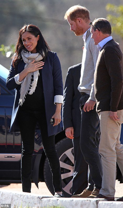 Η Μέγκαν Μαρκλ πήγε στο Μαρόκο και έκανε... τατουάζ στο χέρι [εικόνες] | iefimerida.gr 0