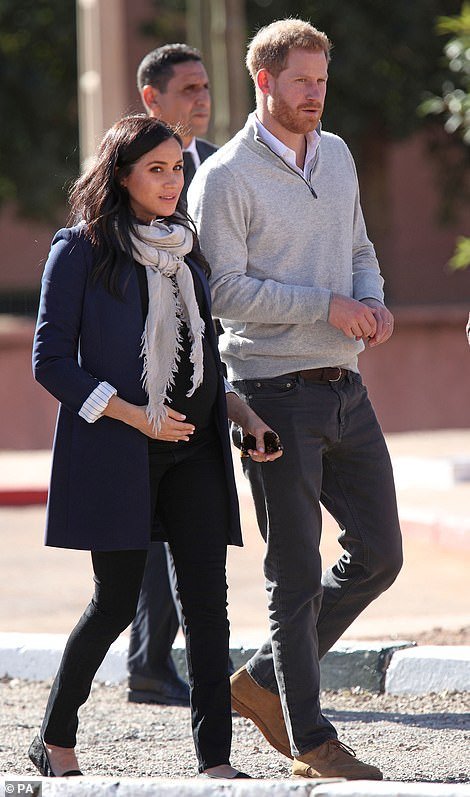 Η Μέγκαν Μαρκλ πήγε στο Μαρόκο και έκανε... τατουάζ στο χέρι [εικόνες] | iefimerida.gr 1