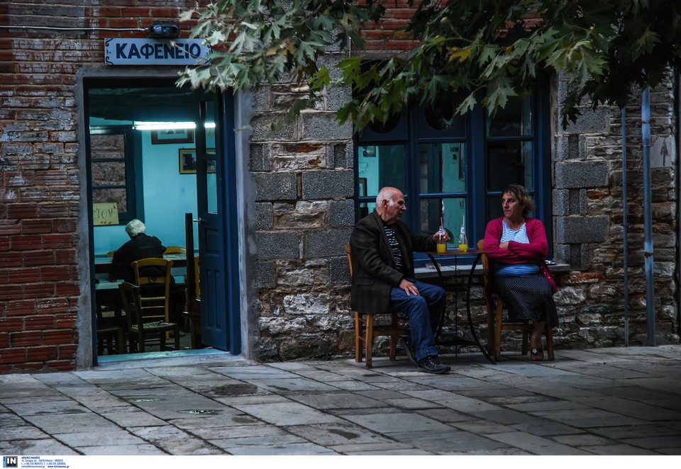 Καφενείο στο Πήλιο, φωτογραφία: intimenews ΠΑΠΟΥΤΣΑΚΗΣ ΛΕΥΤΕΡΗΣ