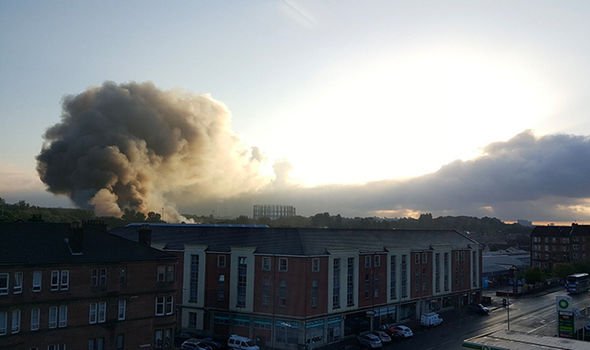 Συναγερμός στη Γλασκόβη: Τεράστια φωτιά ξέσπασε στη λαχαναγορά μετά από δύο ισχυρές εκρήξεις  [εικόνες & βίντεο]  | iefimerida.gr 2