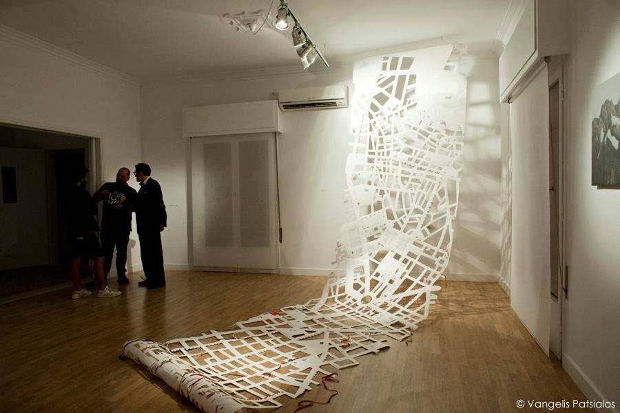 Συναυλία σε γραφείο τελετών - Τι τρέχει στο Χαλάνδρι; [εικόνες] | iefimerida.gr 1