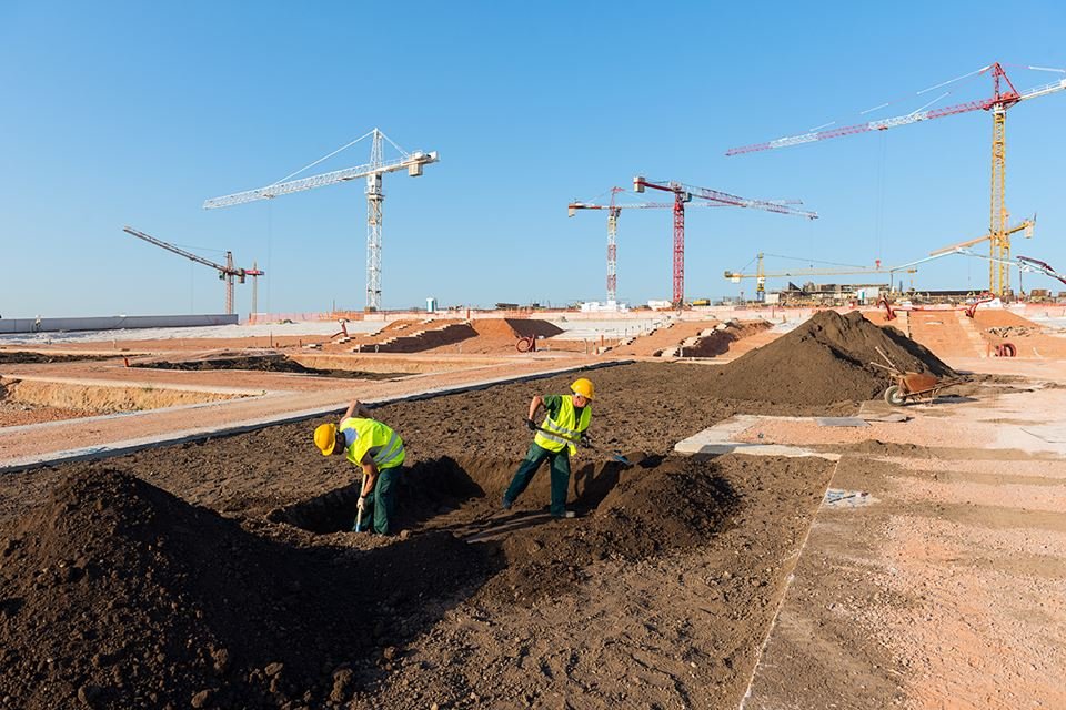 Είναι μαγικό: Αρχισαν να μεταφέρονται τα δέντρα που θα θριαμβεύσουν στο Κέντρο Πολιτισμού Ιδρυμα Σταύρος Νιάρχος [εικόνες] | iefimerida.gr 2