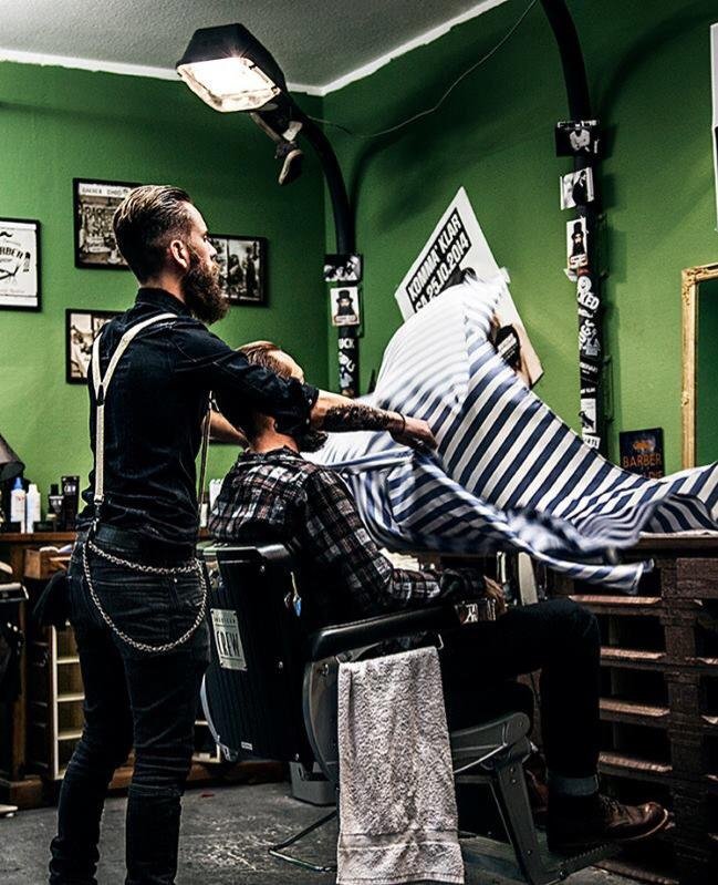 Αυτός είναι ο Ελληνας ροκ μπαρμπέρης που έχει τρελάνει τους Γερμανούς [εικόνες] | iefimerida.gr 11