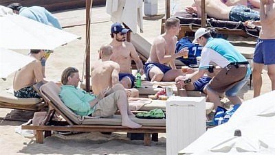 Βασιλικό μπάτσελορ στην Αθήνα -Ο πρίγκιπας της Σουηδίας τα έσπασε σε κλαμπ της Γλυφάδας και της Αίγινας [εικόνες & βίντεο] | iefimerida.gr 5