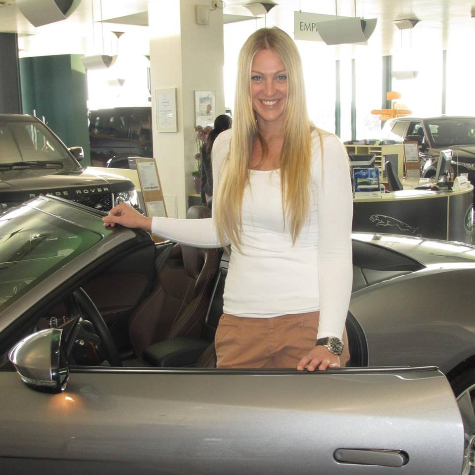 Καθαρίνα: Η ξανθιά Μπόσνιακ, αδελφή της Υβόννης -Οι φωτό που πόσταρε από το γάμο [εικόνες] | iefimerida.gr 17