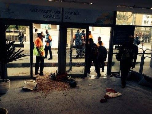 «Ντου» οπαδών της Χιλής στο Μαρακανά -Επεισόδια πριν από τον αγώνα [εικόνες] | iefimerida.gr 2