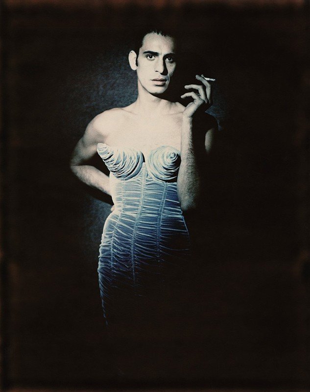 Ω, λαλά! Ο εξηντάρης Γκοτιέ «γυρίζει» τον κόσμο με αναδρομική έκθεση δημιουργιών του [εικόνες] | iefimerida.gr 0