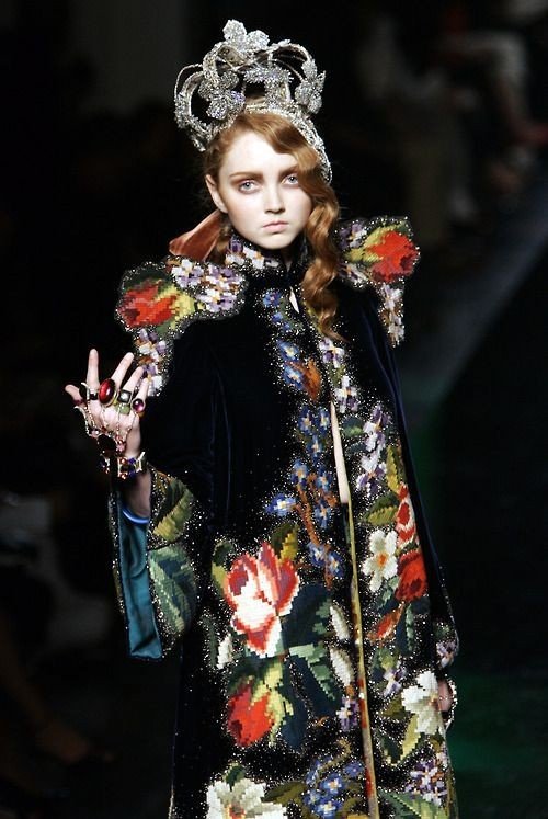 Ω, λαλά! Ο εξηντάρης Γκοτιέ «γυρίζει» τον κόσμο με αναδρομική έκθεση δημιουργιών του [εικόνες] | iefimerida.gr 4