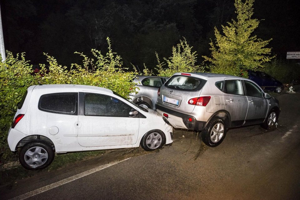 Τραγωδία στην Ιταλία: Τέσσερις νεκροί και 20 τραυματίες από ορμητικό χείμαρρο [εικόνες] | iefimerida.gr 3