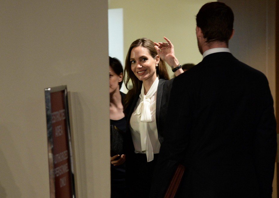 Η σαγηνευτική Αντζελίνα Τζολί και ο πύρινος λόγος της στα Ηνωμένα Εθνη «Σταματήστε τώρα τους βιασμούς» [εικόνες] | iefimerida.gr 5