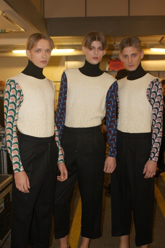 Το άφυλο λουκ στην πιο ακραία του εκδοχή από τον μόδιστρο Τζόναθαν Ουίλιαμ Άντερσον [εικόνες] | iefimerida.gr 5