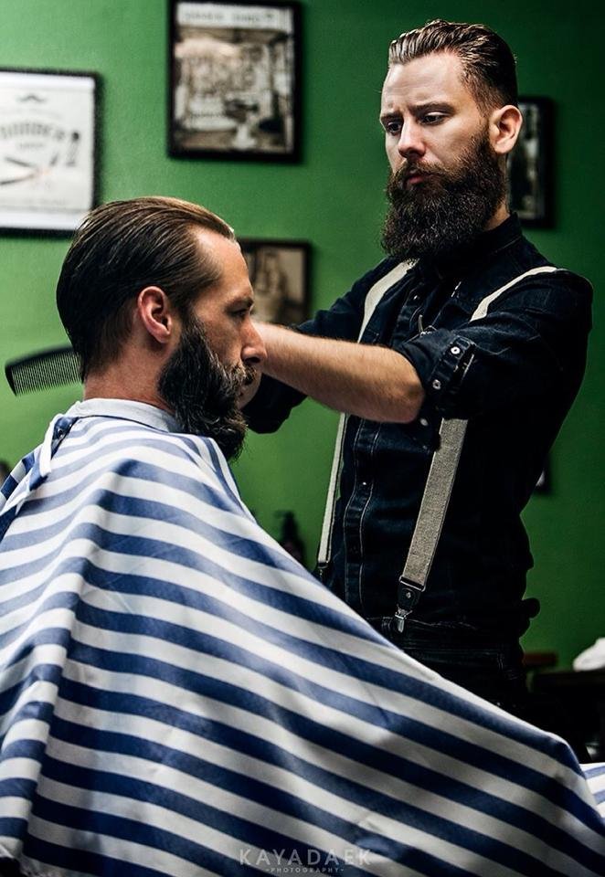 Αυτός είναι ο Ελληνας ροκ μπαρμπέρης που έχει τρελάνει τους Γερμανούς [εικόνες] | iefimerida.gr 13