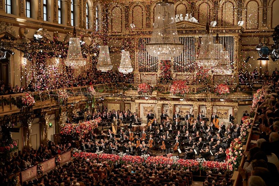 Εκατομμύρια πολιτών σε 90 χώρες -και στην Ελλάδα- παρακολούθησαν εκστατικοί την πρωτοχρονιάτικη συναυλία της Βιέννης [εικόνες&βίντεο] | iefimerida.gr 4