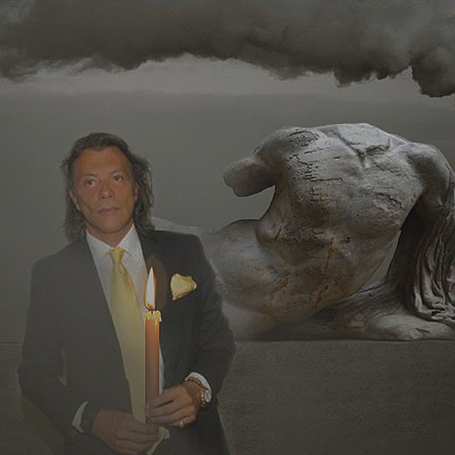 Ο Ψηνάκης με μια λαμπάδα καλεί σε σιωπηρή διαμαρτυρία για τα Γλυπτά του Παρθενώνα [εικόνα] | iefimerida.gr 0