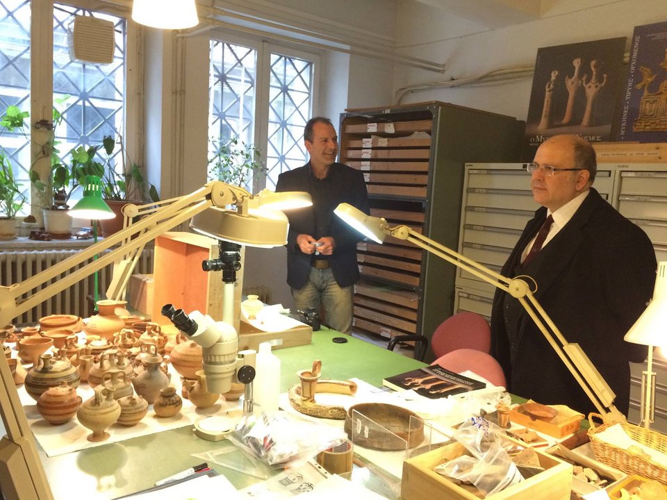 90 λεπτά στο Αρχαιολογικό Μουσείο: Μια επίσκεψη με συμβολισμούς από τον Νίκο Ξυδάκη μια μέρα μετά την ομιλία στη Βουλή [εικόνες] | iefimerida.gr 3