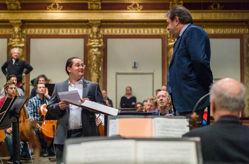 Στις πρόβες της περίφημης Φιλαρμονικής της Βιέννης που μαγεύει και την Αθήνα [εικόνες] | iefimerida.gr 4