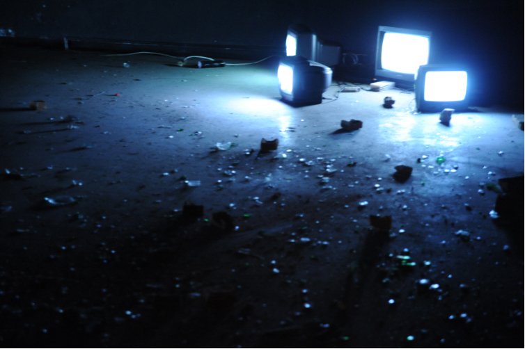 Ενα βουνό από μαύρες πέτρες-Χορός, μουσική και εικαστικά, όλα μαζί -Με ελεύθερη είσοδο [εικόνες] | iefimerida.gr 2