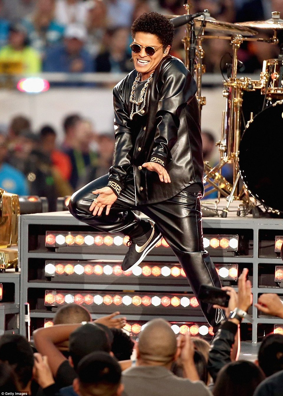 Super bowl: Η έξαλλη εμφάνιση της Μπιγιονσέ και τα δάκρυα της Lady Gaga [εικόνες]  | iefimerida.gr 24