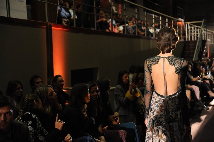 Η vintage πασαρέλα της Madame Shoushou στον Ιππόδρομο, με τη στήριξη του ΟΠΑΠ [εικόνες] | iefimerida.gr 9