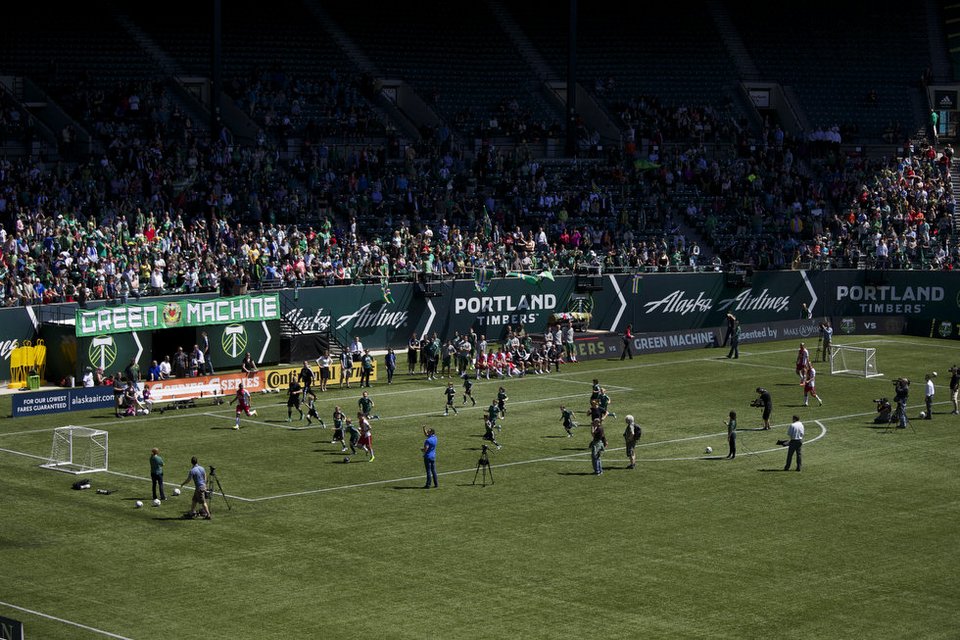 Το μεγαλείο του αθλητισμού – Η συγκινητική ιστορία 8χρονου καρκινοπαθούς οπαδού των Πόρτλαντ Τίμπερς [εικόνες] | iefimerida.gr 9