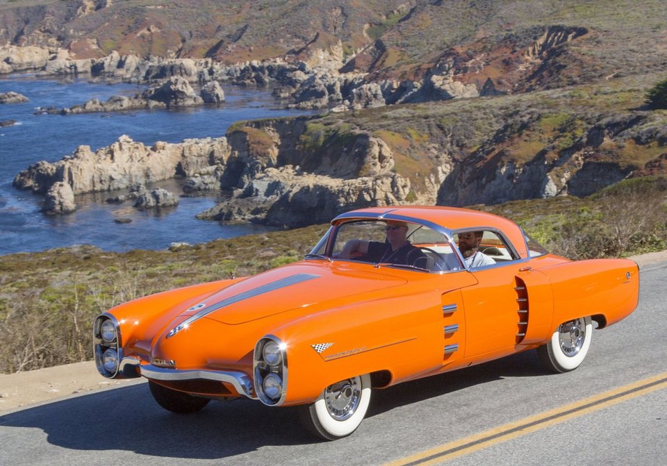 Αυτοκίνητα έργα τέχνης σε έναν ιδιότυπο αγώνα δρόμου [εικόνες] | iefimerida.gr 9