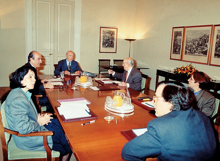 Σαν Σήμερα: Ο Αλέξης Τσίπρας εκλέγεται Πρόεδρος του Συνασπισμού το 2008 | iefimerida.gr 8